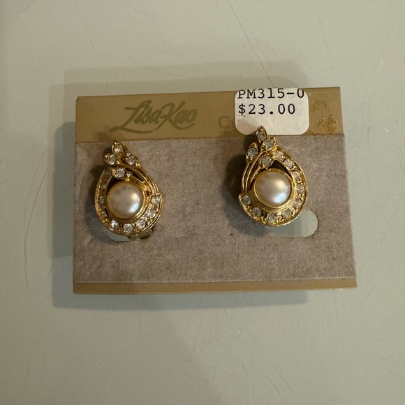 Lisa Kao vintage clip-on earrings - Picture 1 of 3